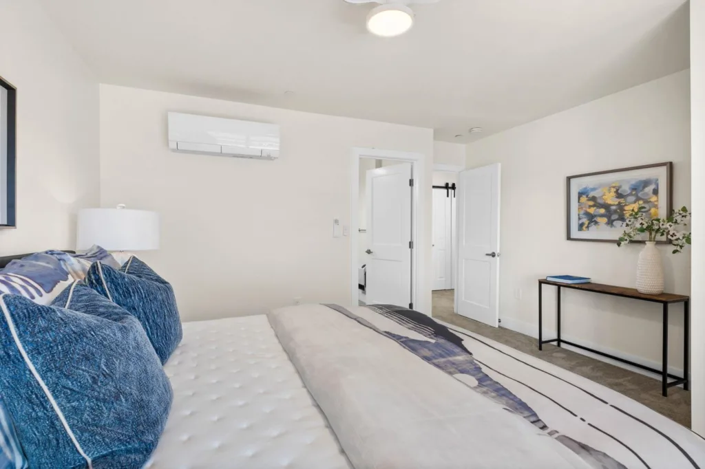 24 web or mls 3578 w 66th 24