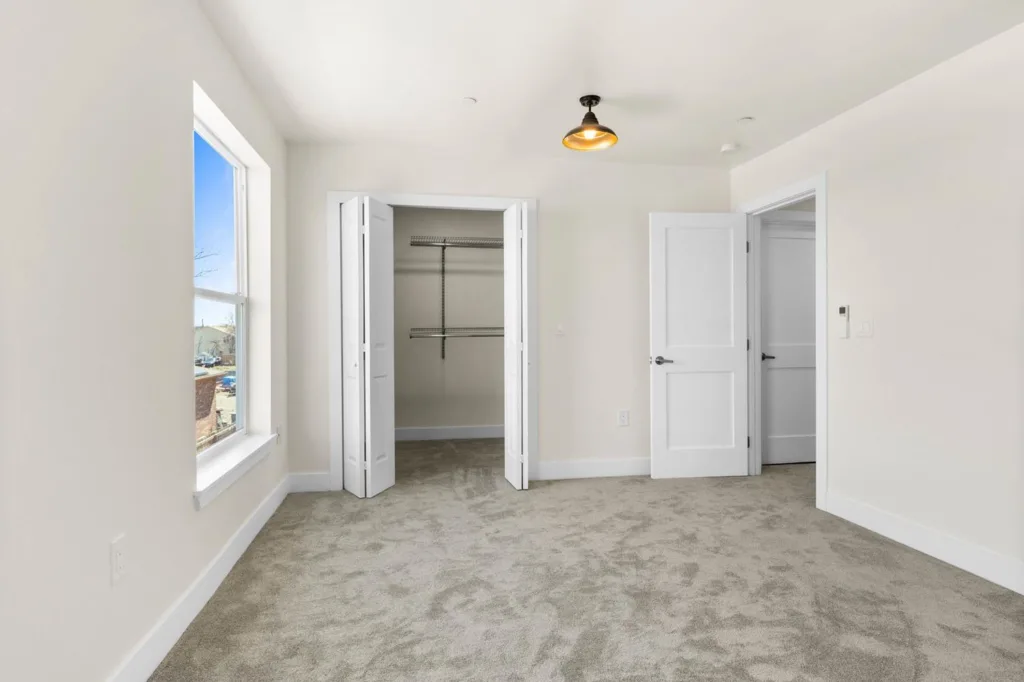 34 web or mls 3578 w 66th 34